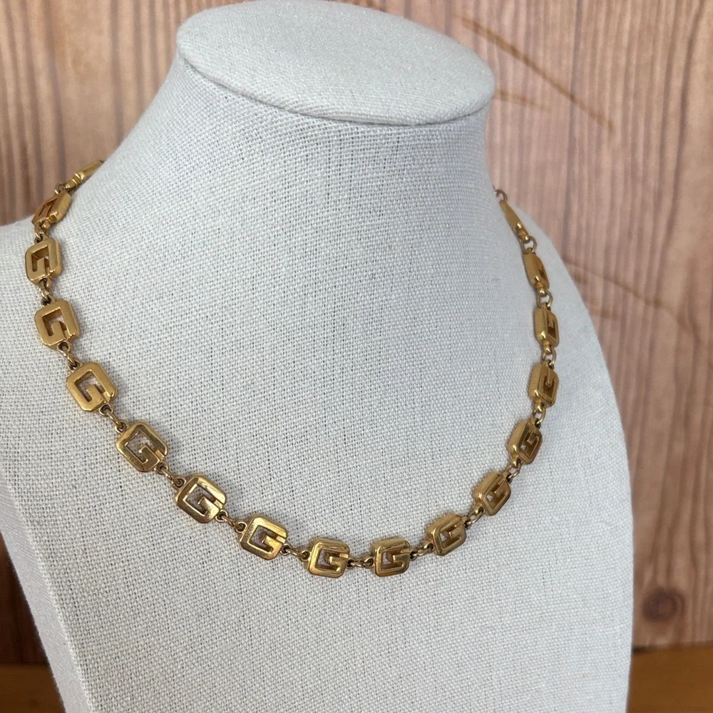 Givenchy G logo chain link necklace Gold Plated Gold Tone 15